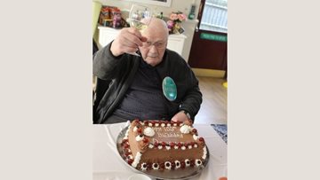 Stevenage care home Resident celebrates his milestone 100th birthday